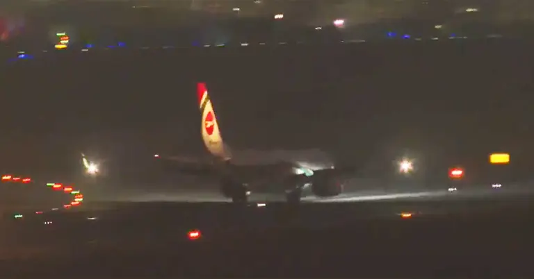 ওসমান হাদির মরদেহ বহনকারী বিমান